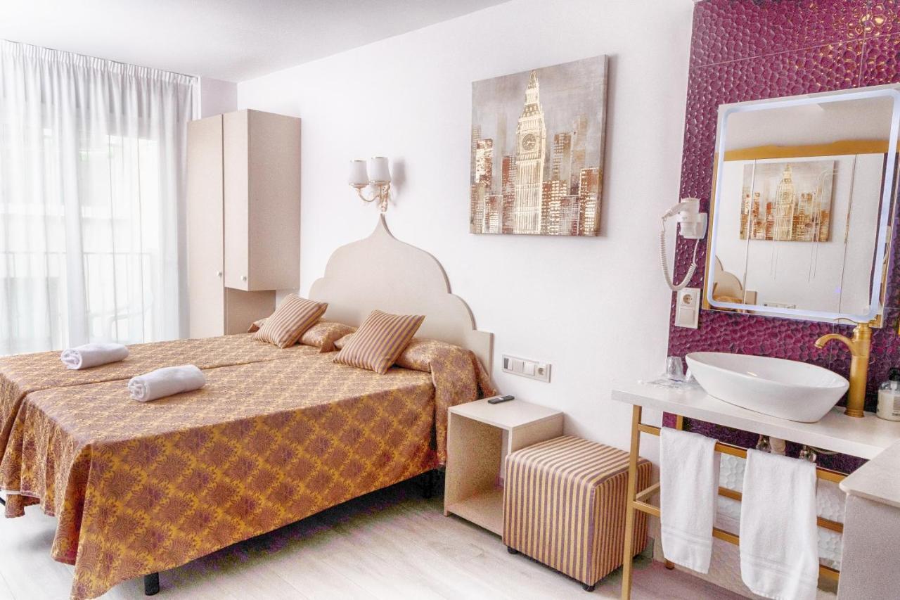 Clopy Rocamar Hotel Benidorm Bagian luar foto