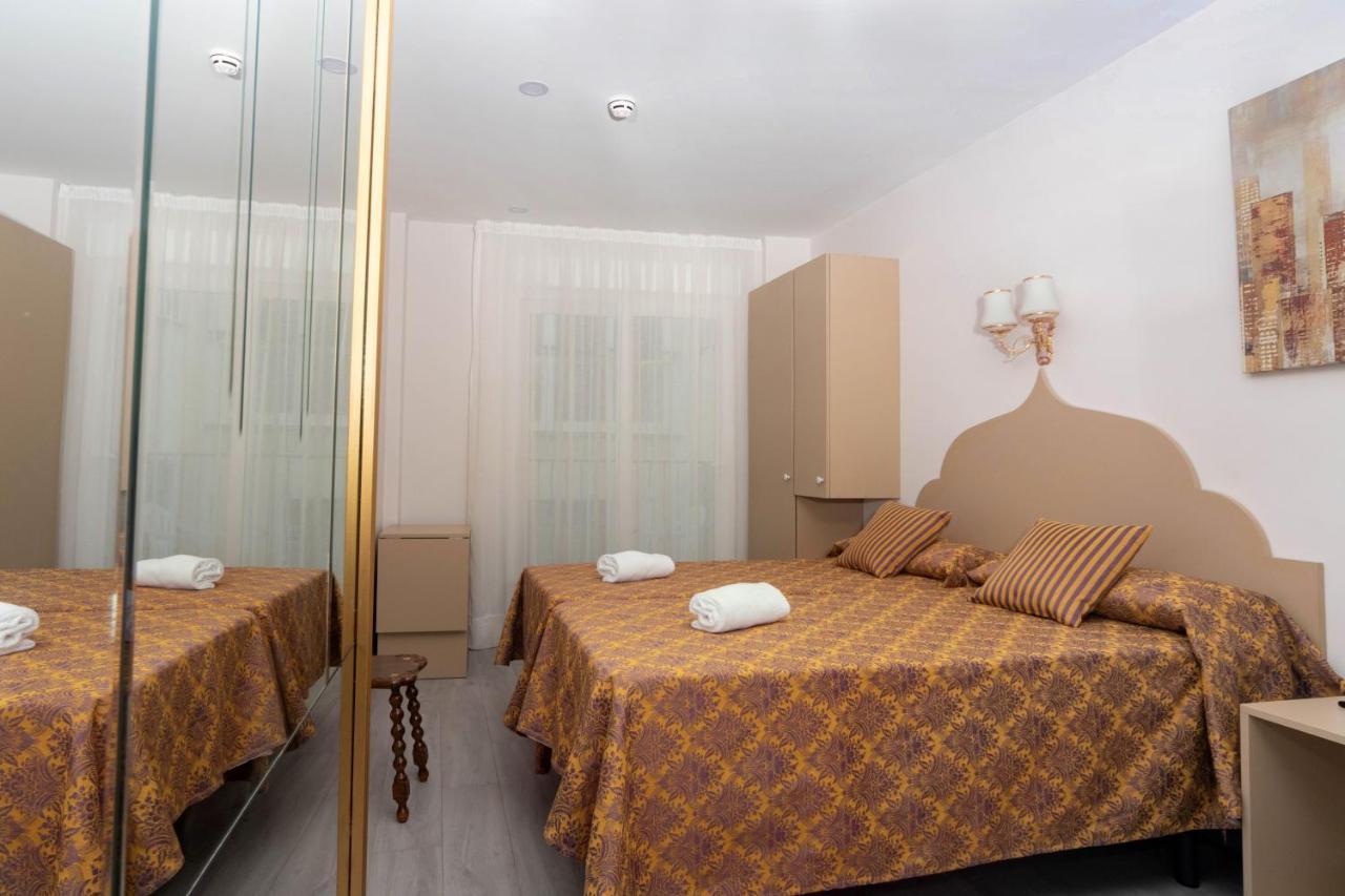 Clopy Rocamar Hotel Benidorm Bagian luar foto