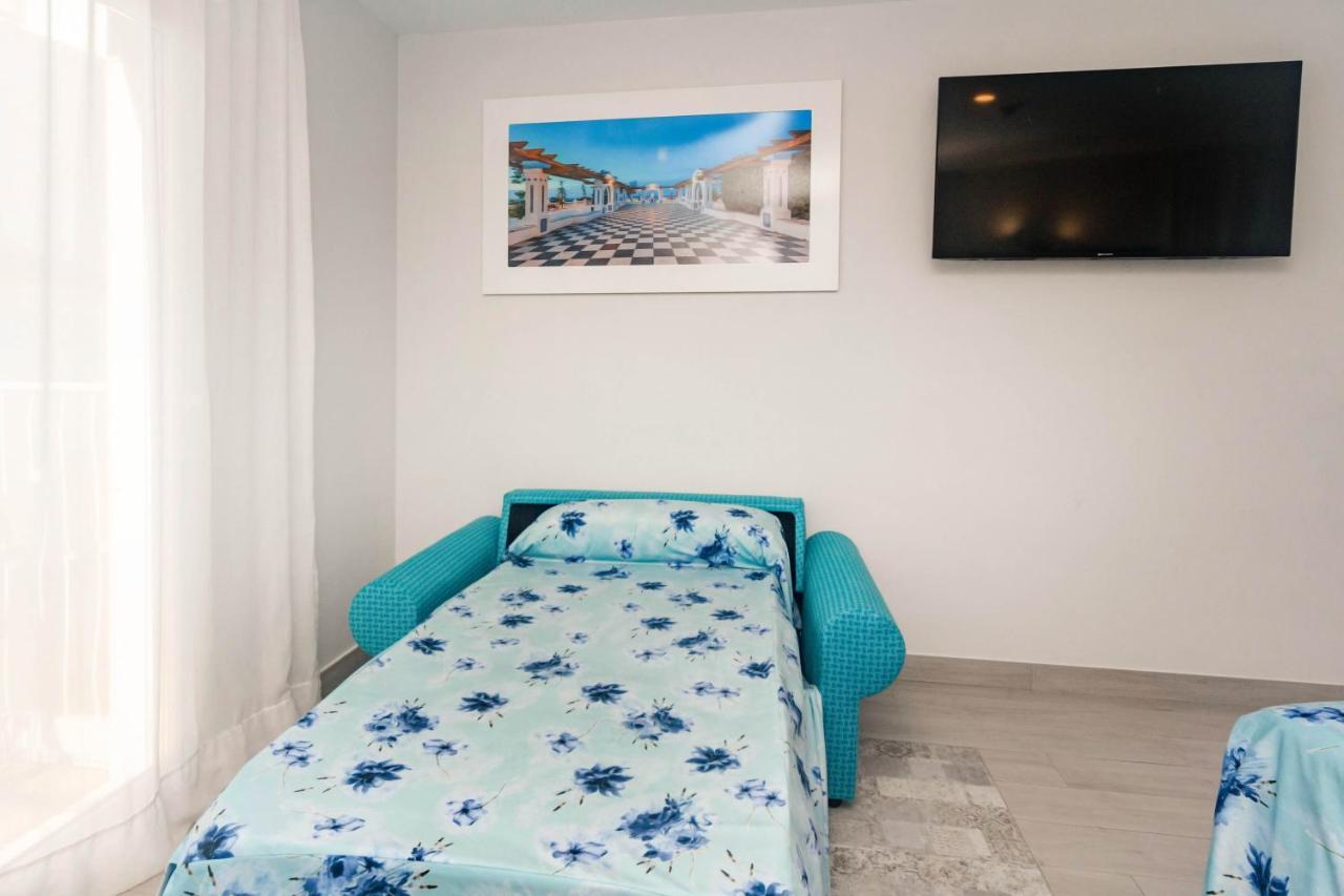 Clopy Rocamar Hotel Benidorm Bagian luar foto