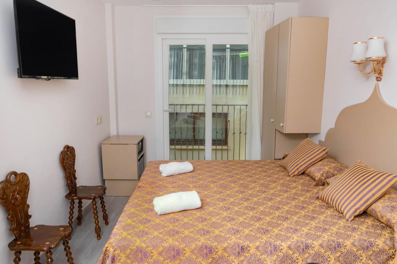 Clopy Rocamar Hotel Benidorm Bagian luar foto