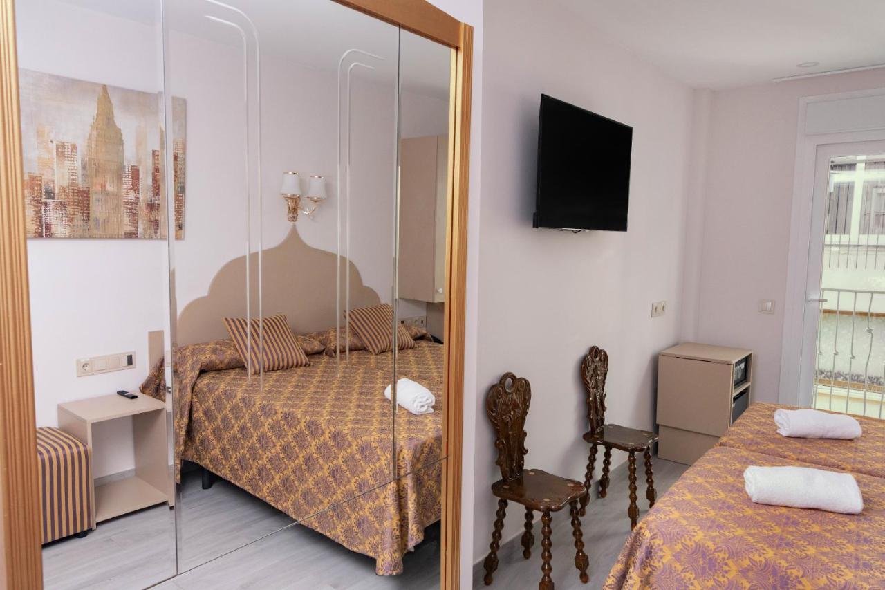 Clopy Rocamar Hotel Benidorm Bagian luar foto